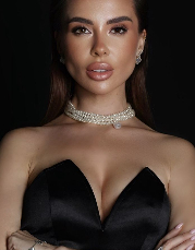 Eva (25)