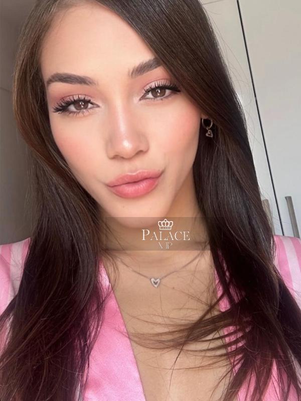 Monique, South Kensington, Brazilian Escort