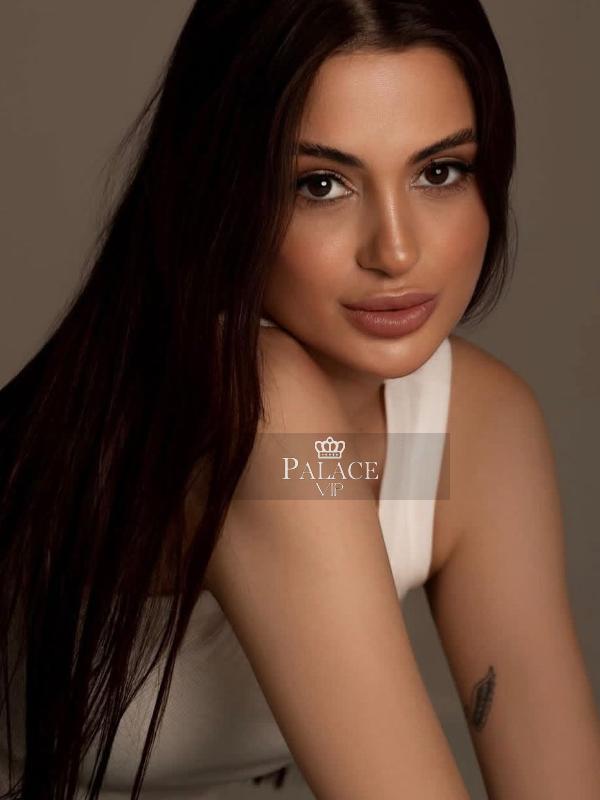 Sophie, Kensington, Brazilian Escort