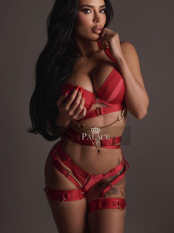 Natalie, Kensington, British Escort