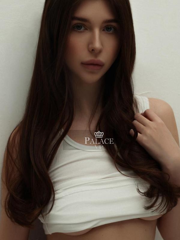 Adriana, Kensington, Ukrainian  Escort