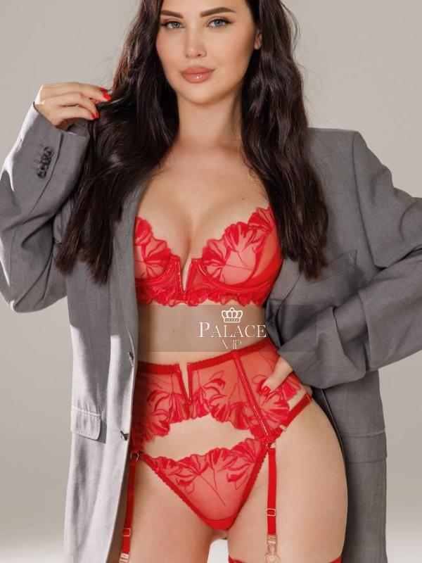 Carla, Chelsea, Polish Escort