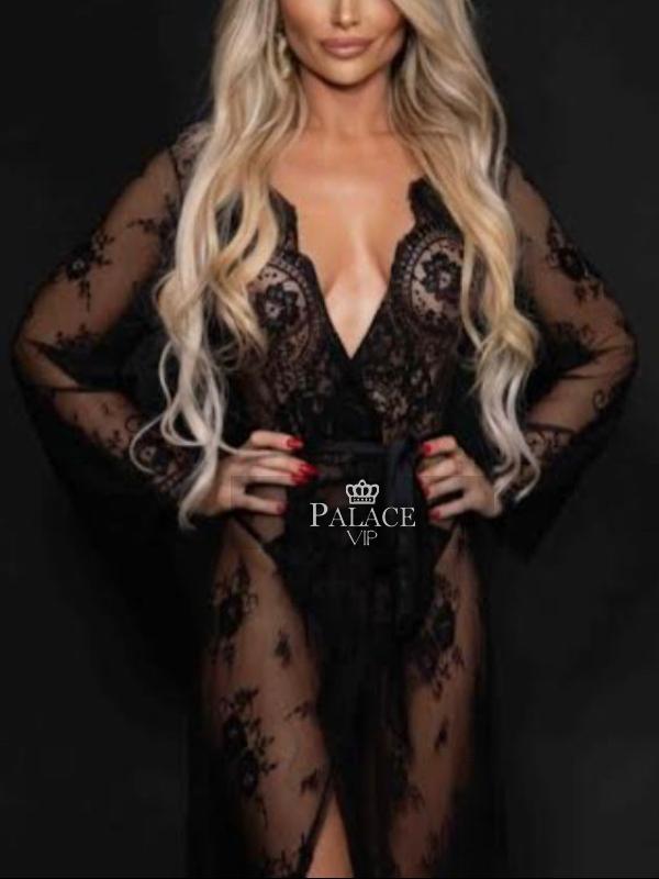 Holly, Dubai, British Escort