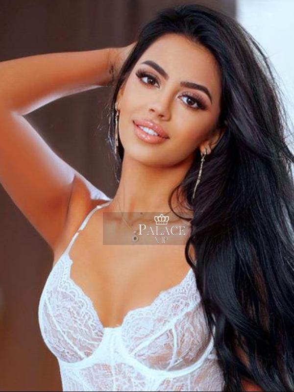 Britney, , Romanian Escort