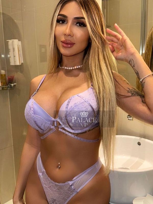 Charlotte, Hammersmith, Brazilian Escort