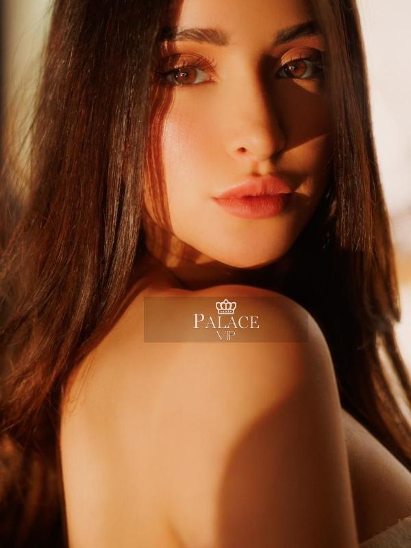 Anastacia, Earls Court, Brazilian Escort