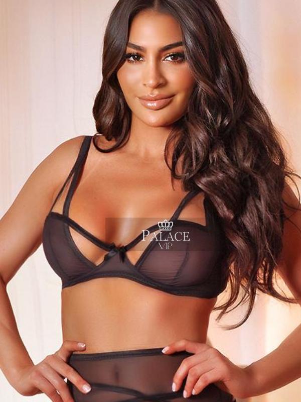 Nour, South Kensington, French Escort