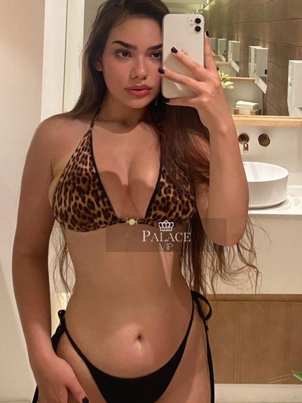 Hannah (23)